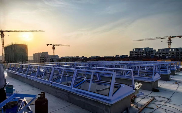 消防库车排烟窗工作原理