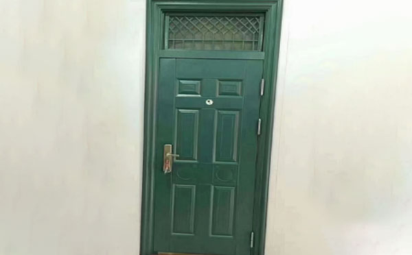 库车学校教室门