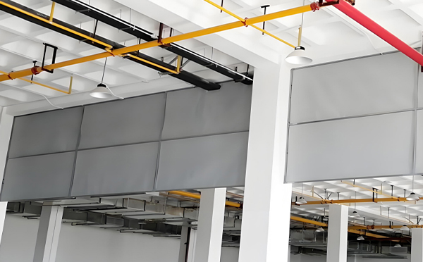 商场防烟分区常闭节点：库车挡烟垂壁高度与控制器接线图解