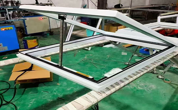 某地下车库出入口库车排烟窗配置工程