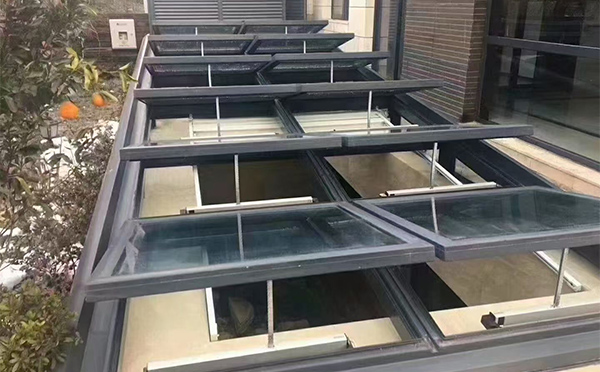 某轨道交通车辆维修车间库车排烟窗应用