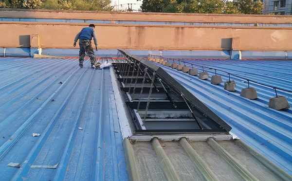 某区域性物流仓储中心库车排烟窗系统安装项目