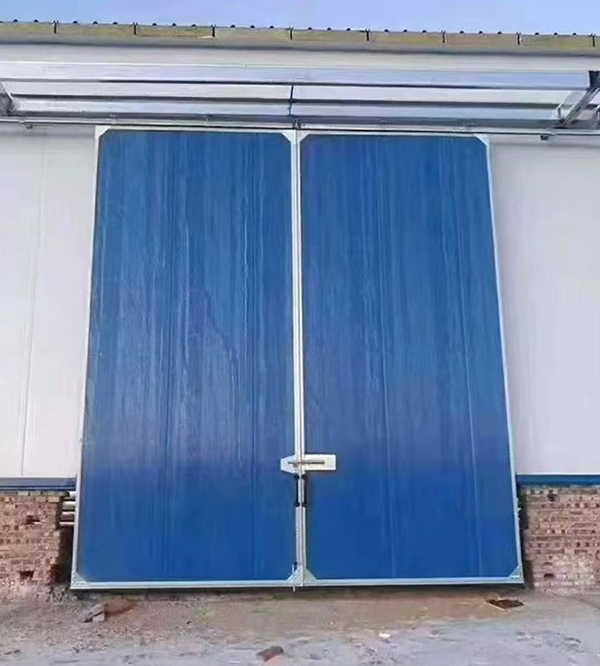 库车工业门在大型仓储物流通道中的应用实例